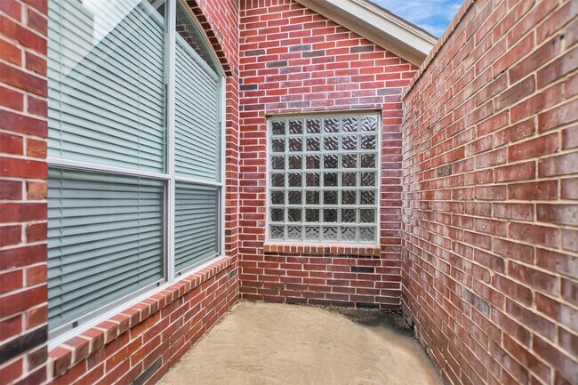 Building Photo - 1110 Parkhaven Ln