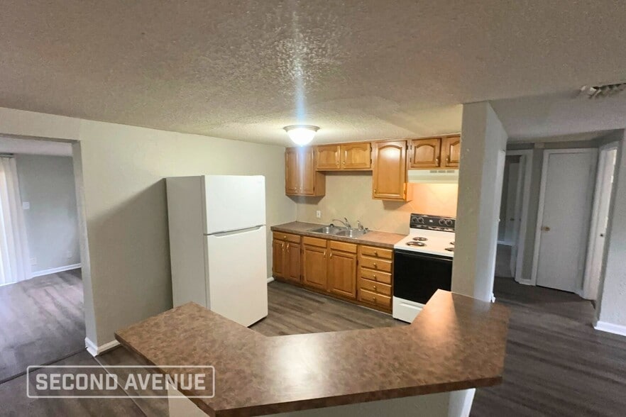 Building Photo - 1743 Palmdale St