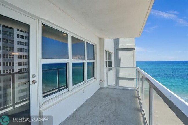 Building Photo - 3750 Galt Ocean Dr