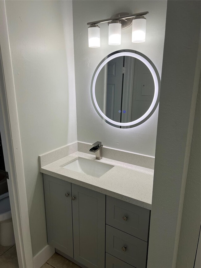 Building Photo - 500 NE 34th St