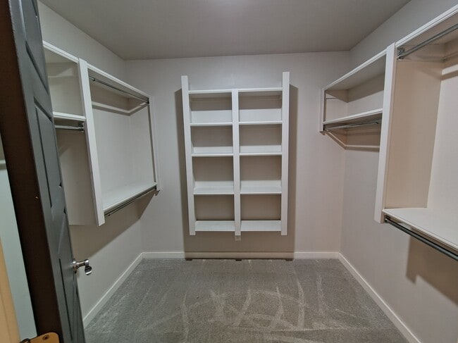 Building Photo - 609 Timberbrook Dr