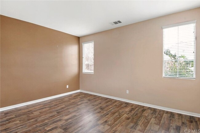 Building Photo - Spacious San Jacinto Home!