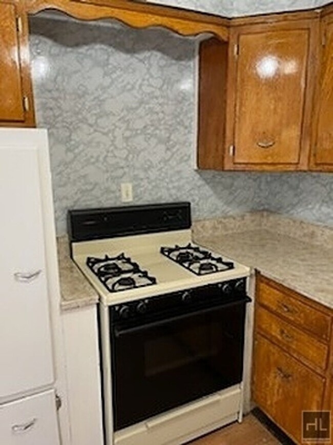 Building Photo - 85 DRIVE