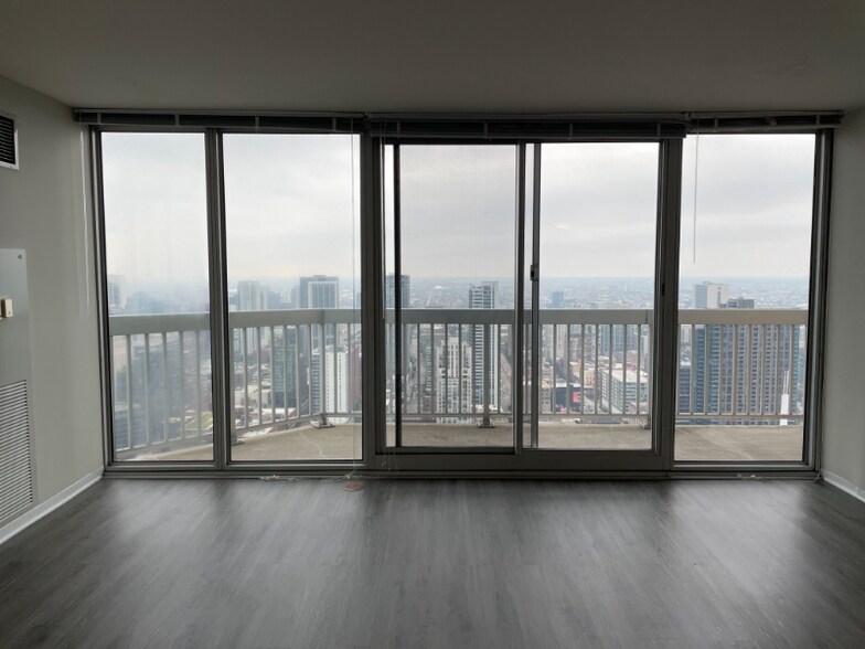 Building Photo - 12 W Grand Ave