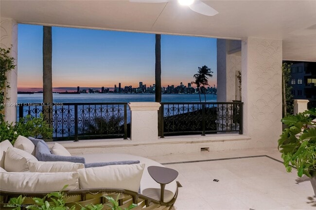 Building Photo - 4822 Fisher Island Dr