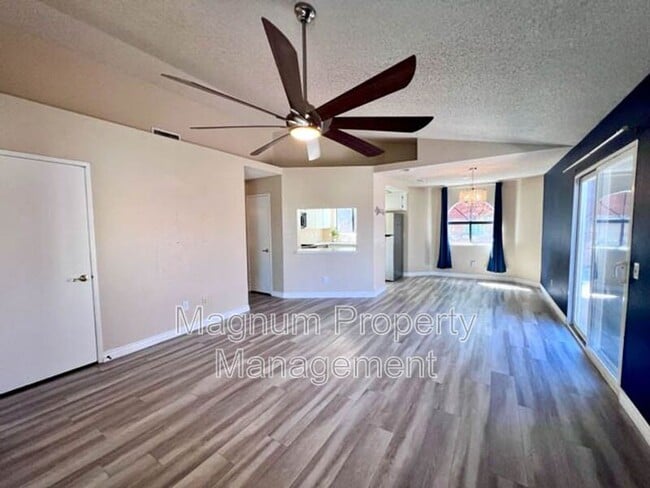 Building Photo - 27773 Moonridge Dr