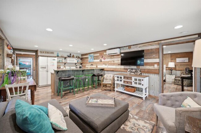 Building Photo - 82 Guada Coma Dr