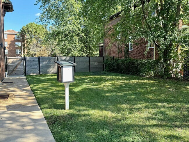 Building Photo - 2601 S Kingshighway Blvd