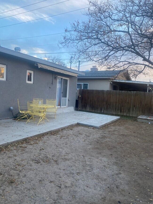 Building Photo - Beautiful 3bd home in NE Heights