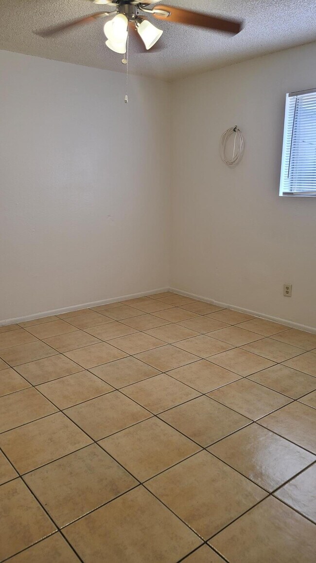 Building Photo - 1345 E Campbell Ave