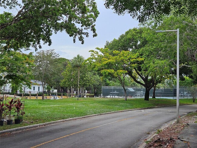 Building Photo - 1101 River Reach Dr