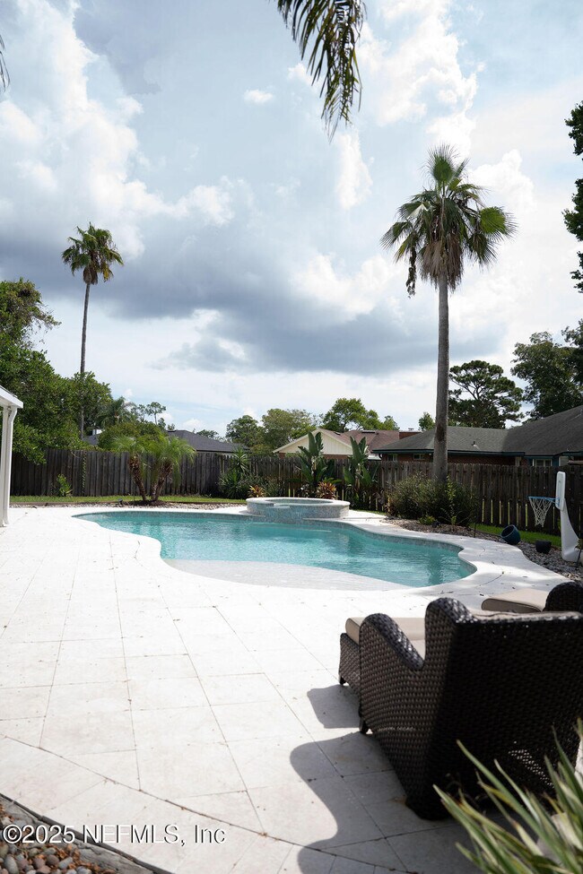 Building Photo - 2779 Chesterbrook Ct