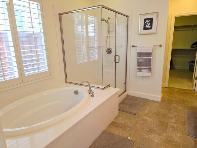 Building Photo - 2488 Remy Cantos Dr