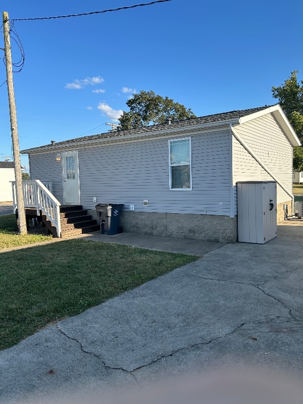 Building Photo - 9859 Shepherd Rd