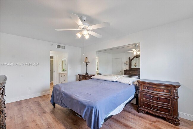 Building Photo - 9599 Weldon Cir