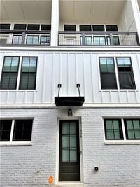 Building Photo - 904 Brees Ct