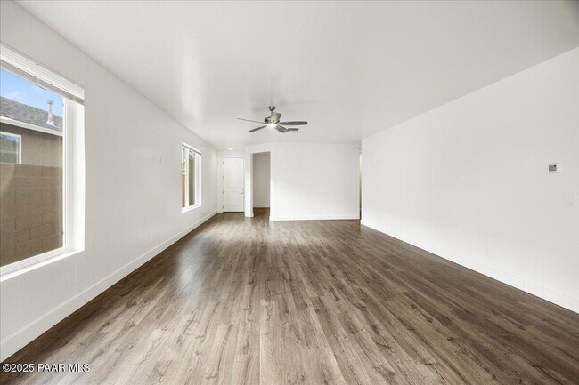 Building Photo - 1643 Stratford Pl