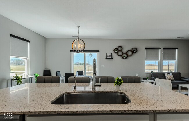 Building Photo - 144 Bluestem Ln