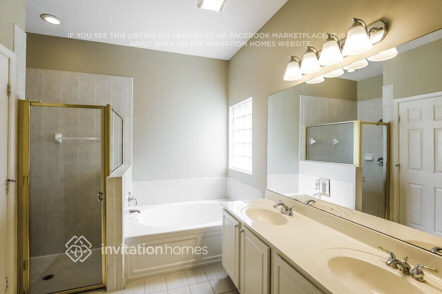 Building Photo - 8651 Gold Cay