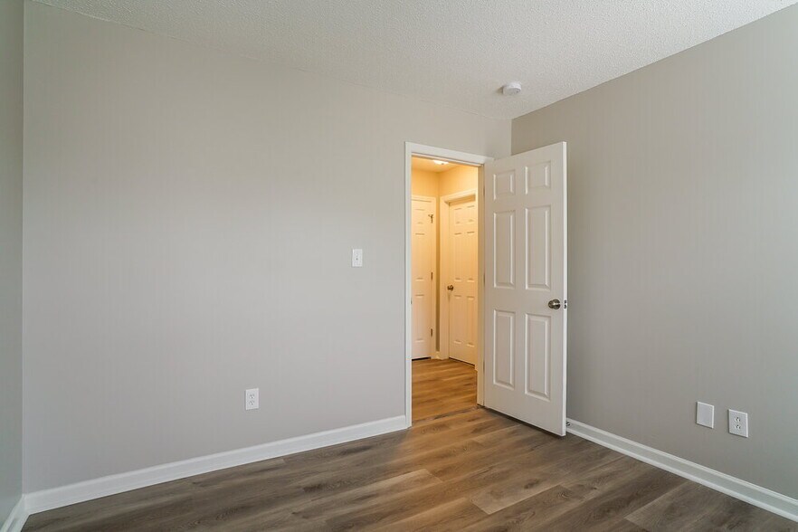 Building Photo - 4904 Silverdene St