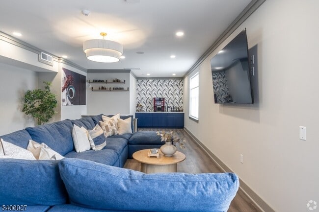 Building Photo - 9-9u-1 Hellers Ln