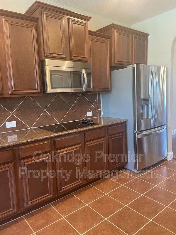 Building Photo - 811 Blue Quail Dr