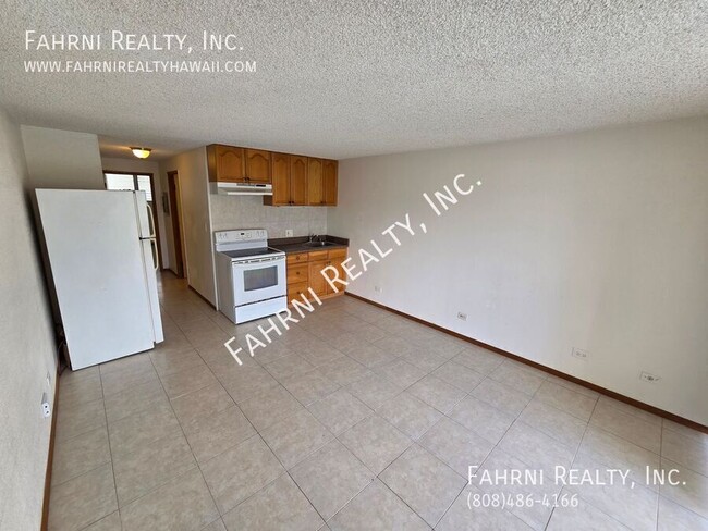 Building Photo - 2211 Ala Wai Blvd