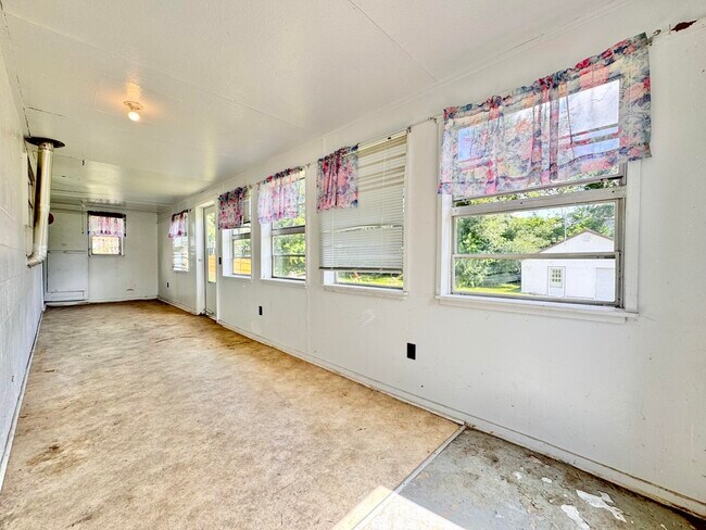 Building Photo - 107 N Robbins Ct