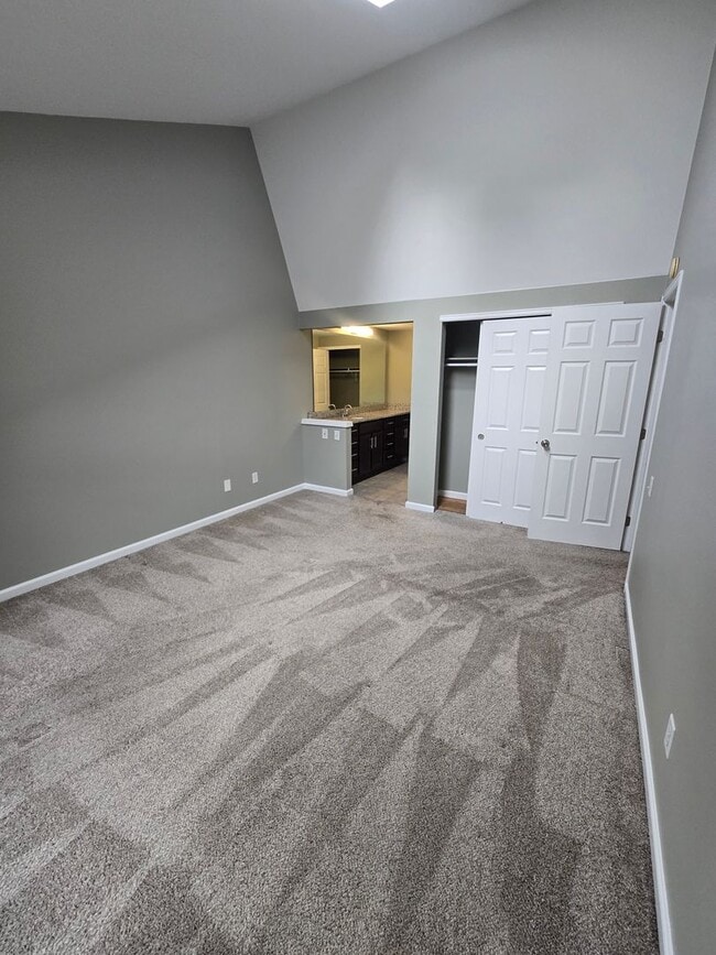 Building Photo - 9938 Grove Way