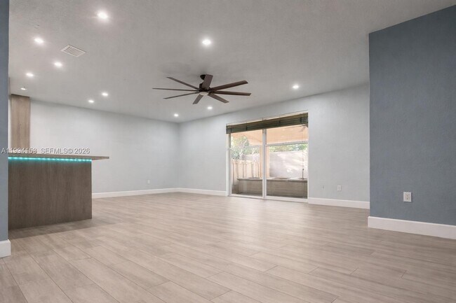 Building Photo - 11369 NW 73rd Terrace