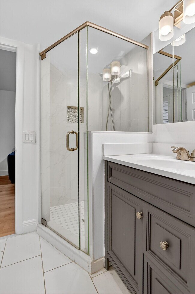 Building Photo - 372 Deer Creek Wildwood Ln E