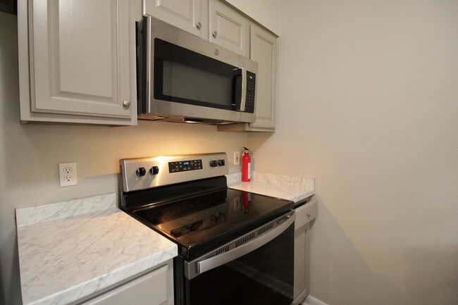 Building Photo - 1228 SW 75th Dr