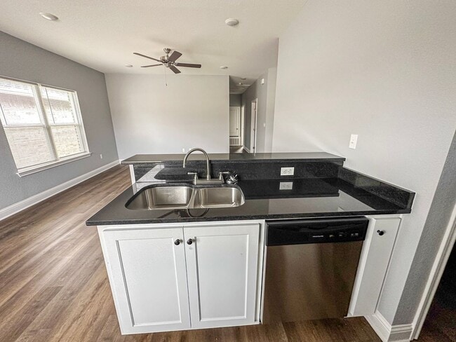 Building Photo - 106-102 Vitava Dr