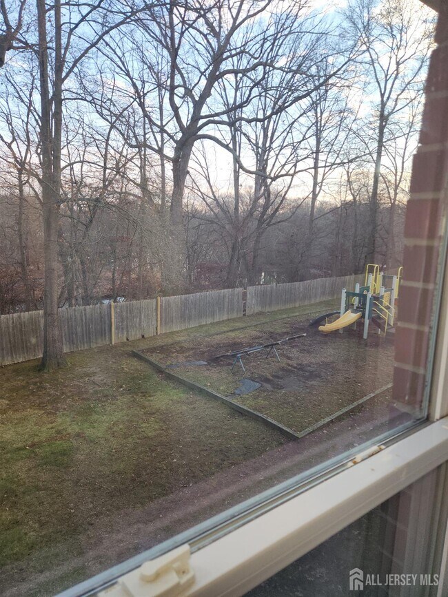 Building Photo - 289 Main St