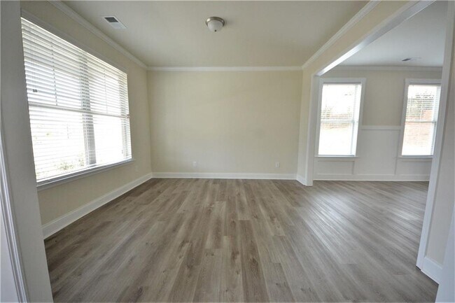 Building Photo - 68 Hellen Vly Dr