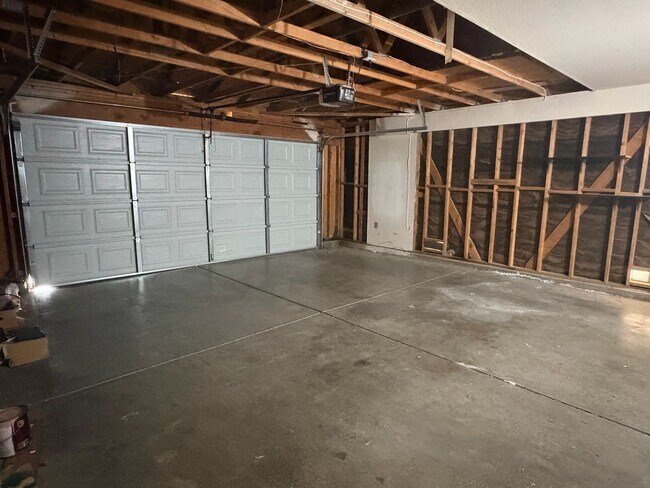 Building Photo - Move-In Ready Rosamond 3BR/2BA Home w/ Landscaping + Garage + Upgrades!