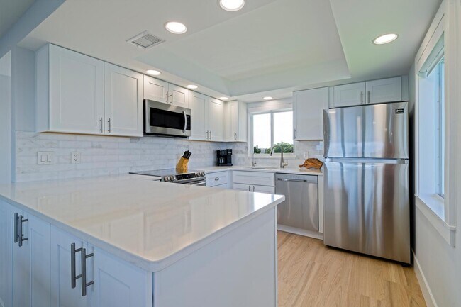 Building Photo - 52 Yacht Club Dr