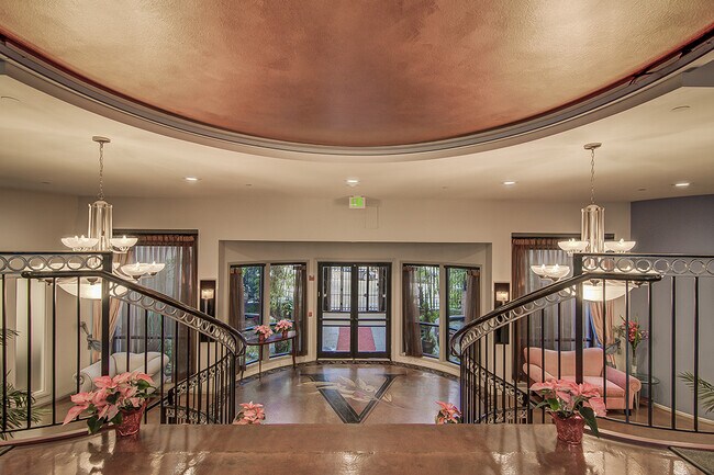 Building Photo - Top floor corner one-bedroom in the heart of it all, don't miss out, tour today!