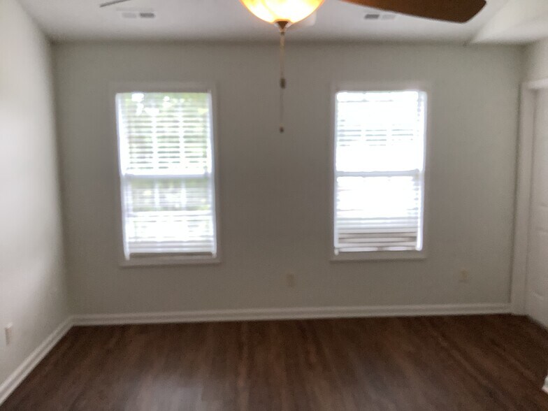Building Photo - 2106 Forest Edge Dr