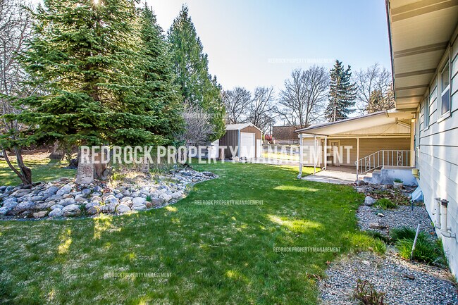 Building Photo - 416 N Bannen Rd