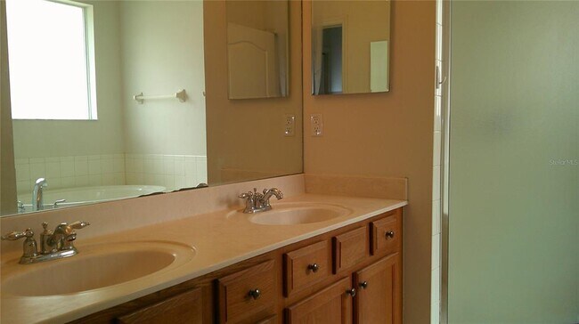 Building Photo - 609 Cedar Waxwing Dr