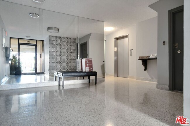 Building Photo - 1477 S Canfield Ave