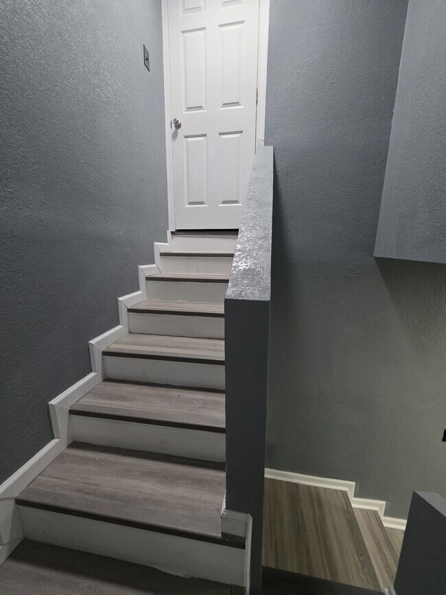 Building Photo - 307 E Pembroke Ave