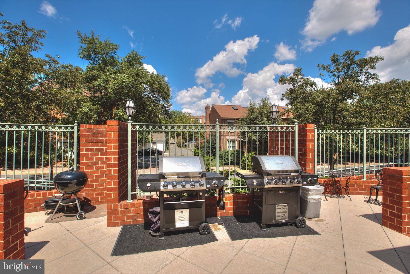 Grilling Open Area - 1045 N Utah St