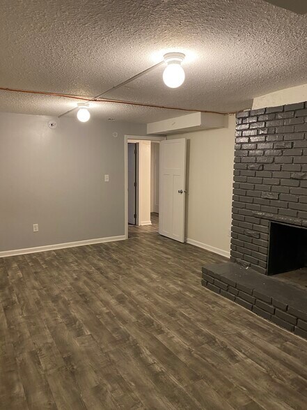 Building Photo - 1212 Como Ave SE