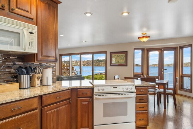 Building Photo - 10507 Rainier Ave S