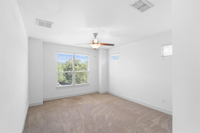 Building Photo - 7208 Bertram Ct