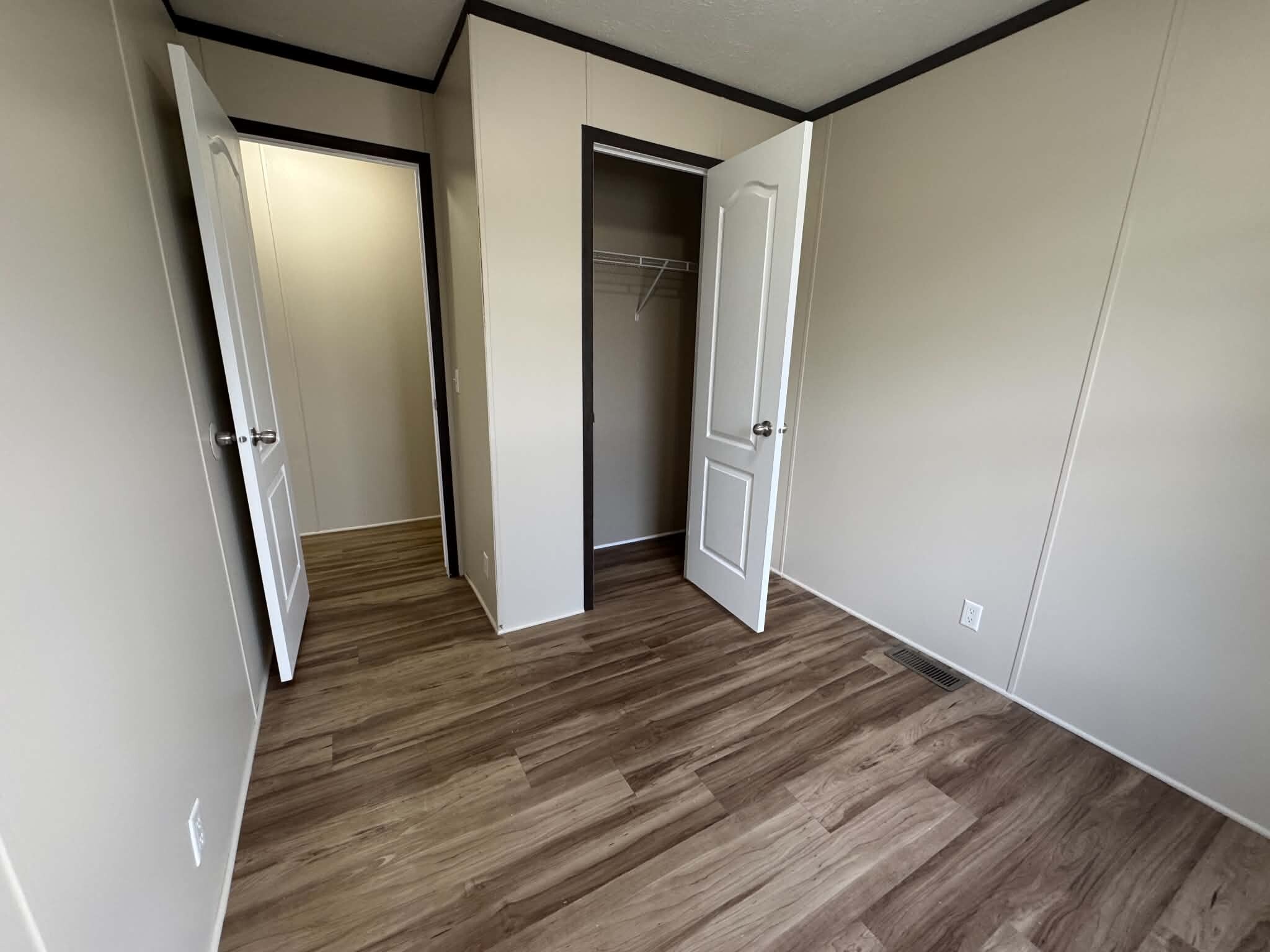 Building Photo - 48596 Leafdale Ct