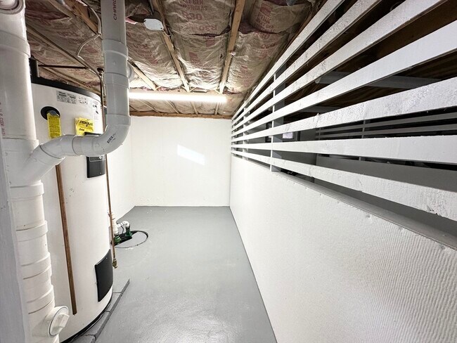 Building Photo - 6 Franzone Dr