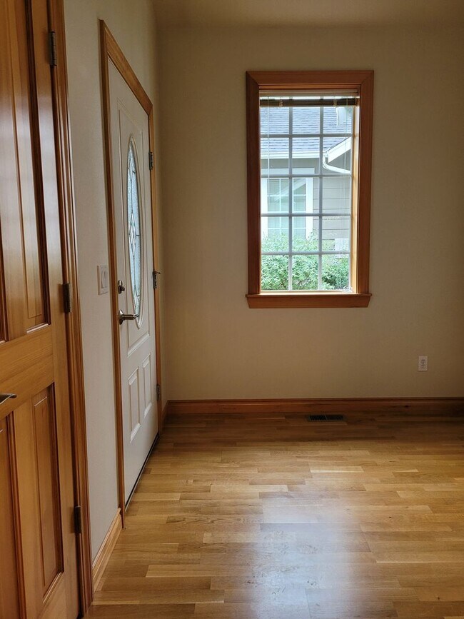 Building Photo - Stunning Home in Lynden with Great Amentities for Rent!